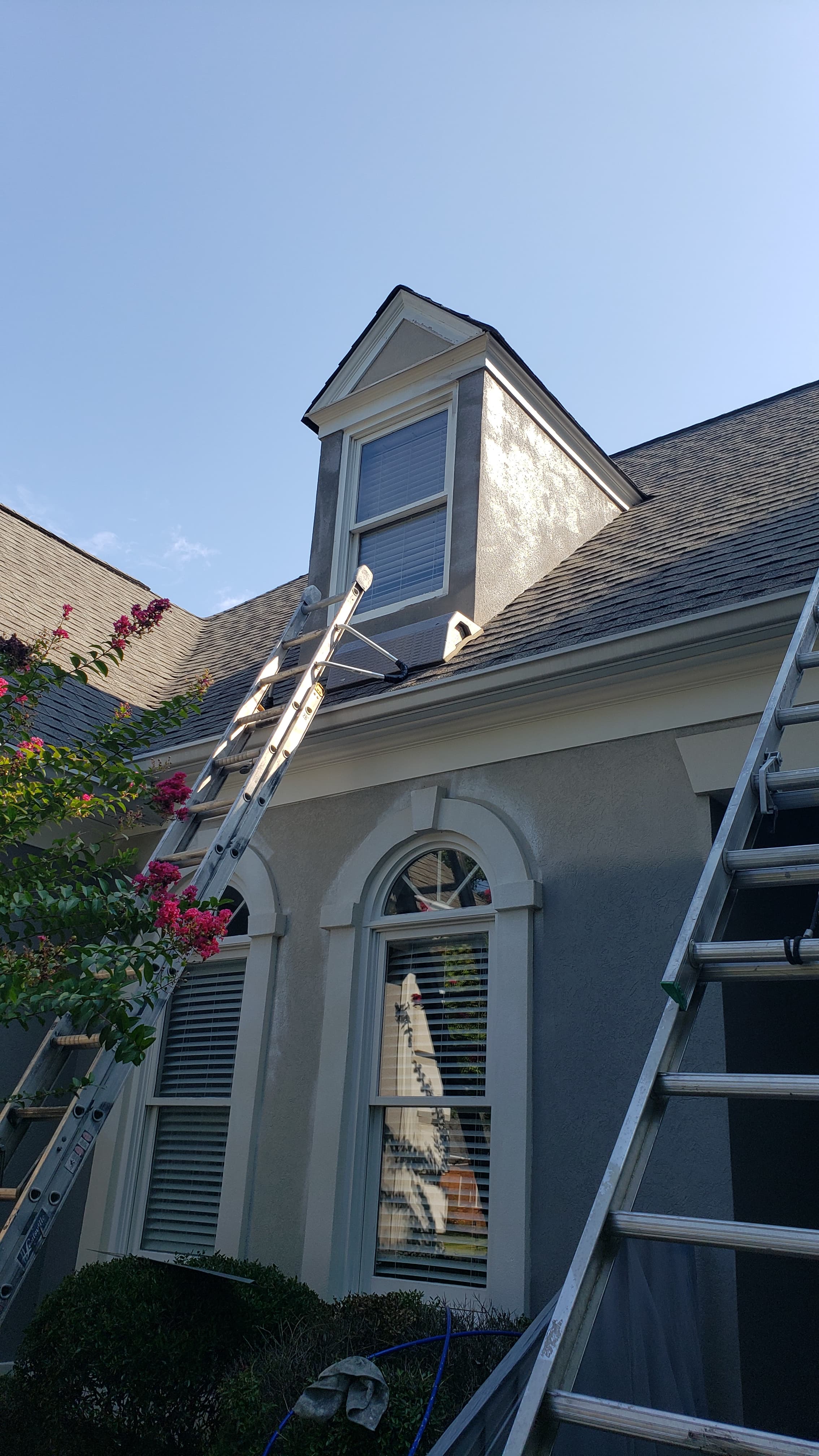 A photo of an exterior paint job.