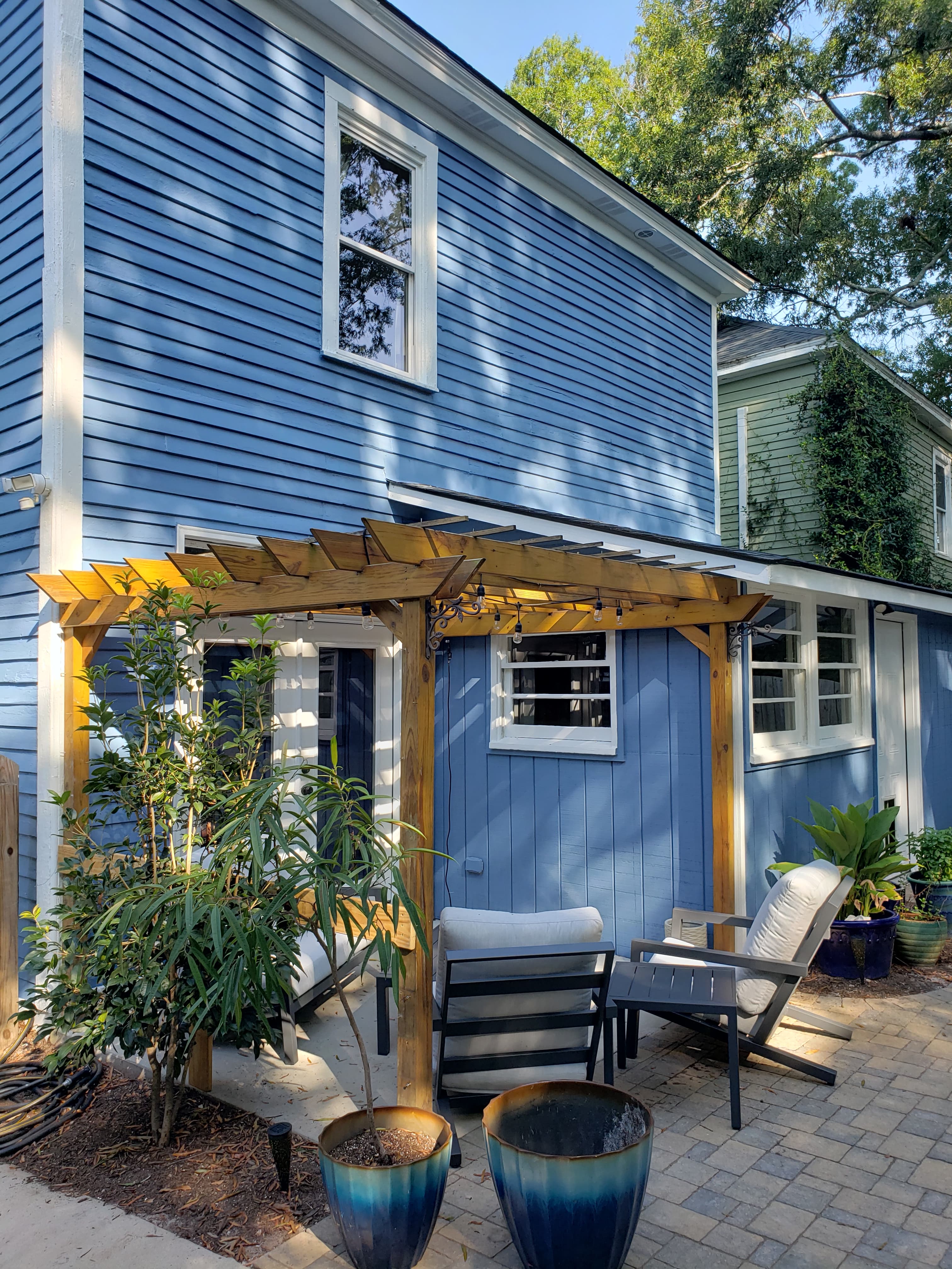 A photo of an restoration paint job.